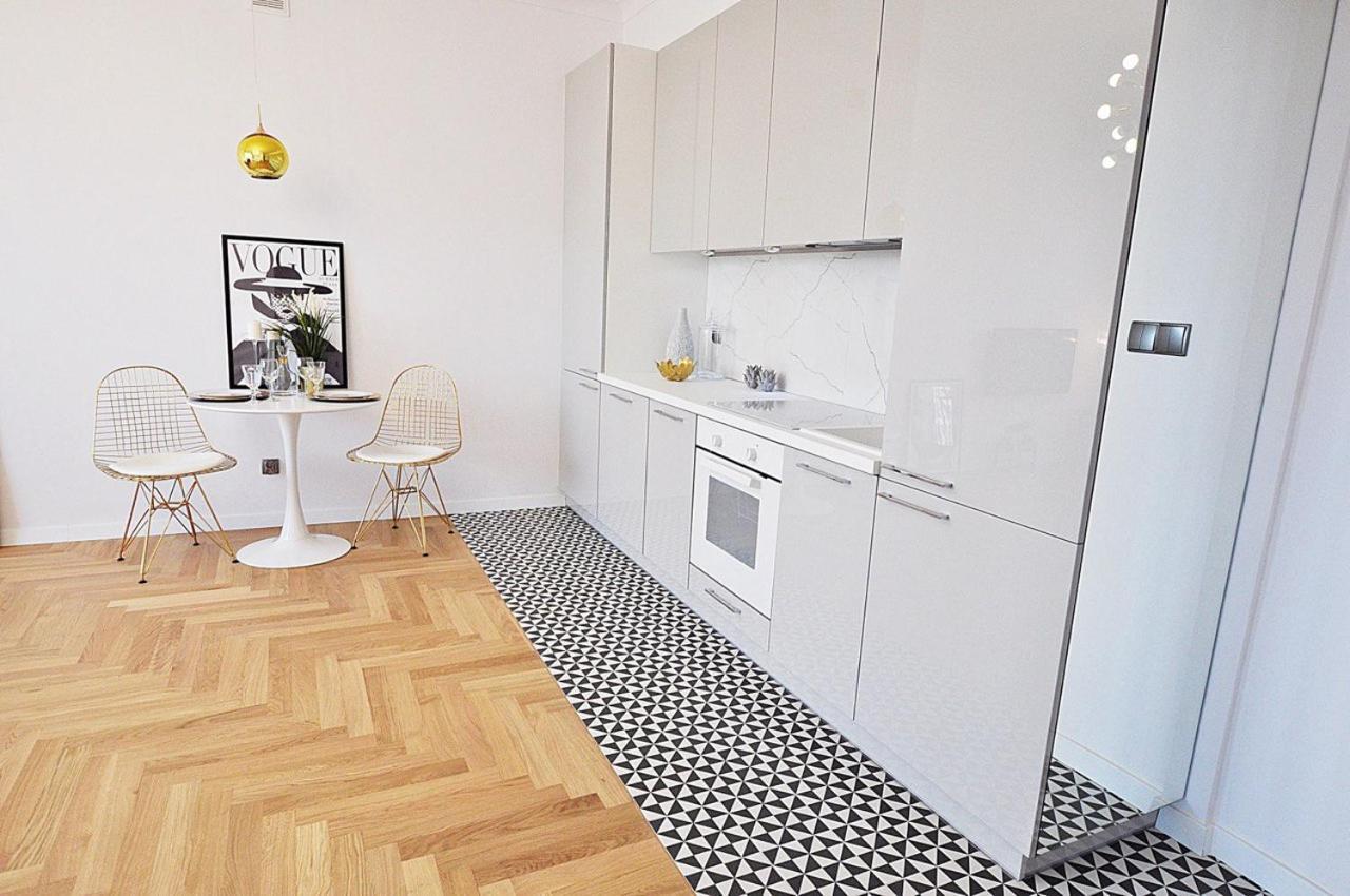 Premium Place In The Centre, Wi-fi - By Hik Apartment Warschau